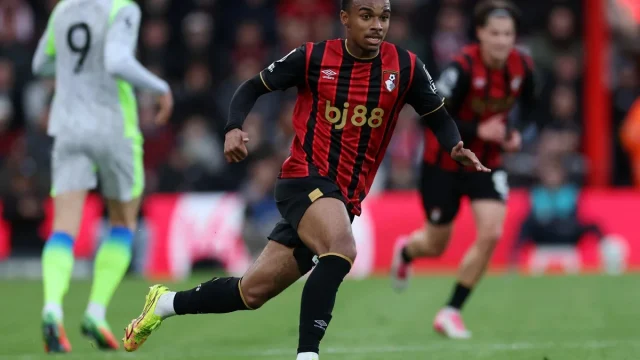 Barcelona making it hard for Arsenal to sign Premier League sensation