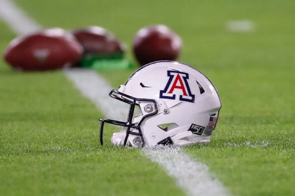 Arizona WR R.J. Mosley taken to hospital with knee injury