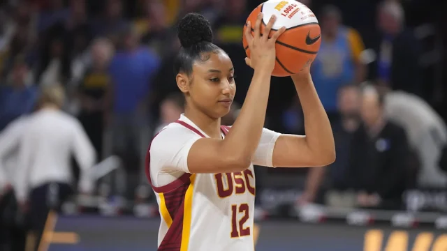Women’s basketball’s season set to tip with return of Watkins, South Carolina, UConn top teams