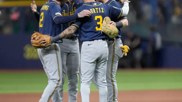 Brewers seek first World Series sweep since Giants swept Tigers in 2012