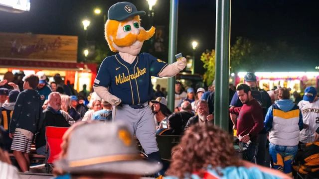 Game 3 and 4 Brewers watch-party tickets priced well above face value