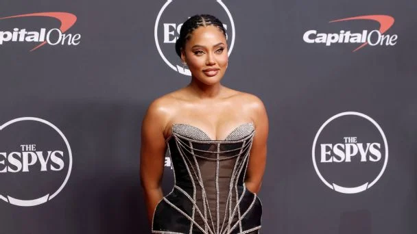 Ayesha Curry to star in holiday rom-com 'Second Chance Holiday,' premiering on Roku