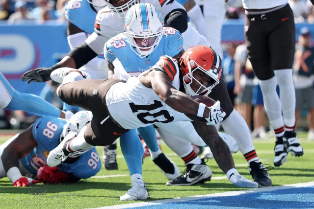 Gritty Browns find another way to win, top Titans to stay atop AFC North