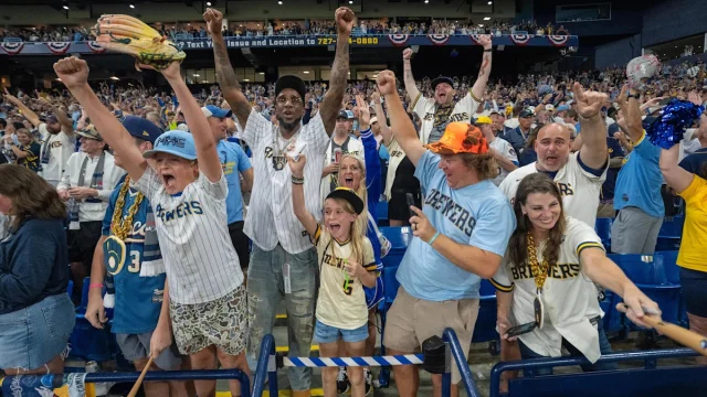 Wisconsin sports stars rally behind Brewers after Game 3 blowout win