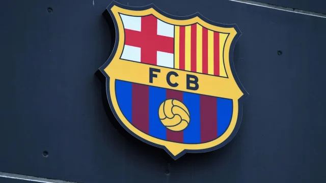 Official: Barcelona star ruled out with long-term injury