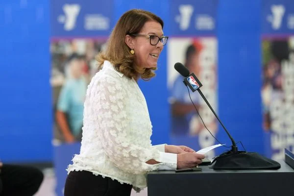 Kathy Behrens, who became one of the highest-ranking women in the NBA office, has decided to leave the league office after 26 years.