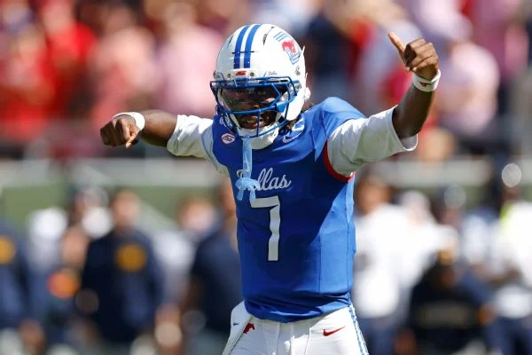 Kevin Jennings breaks SMU's TD passing record in win over Cal