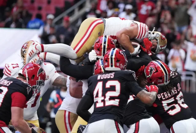‘Chance To Return’ – Sports Doctor Drops Encouraging Christian McCaffrey Injury Update As 49ers RB Heads to Locker Room
