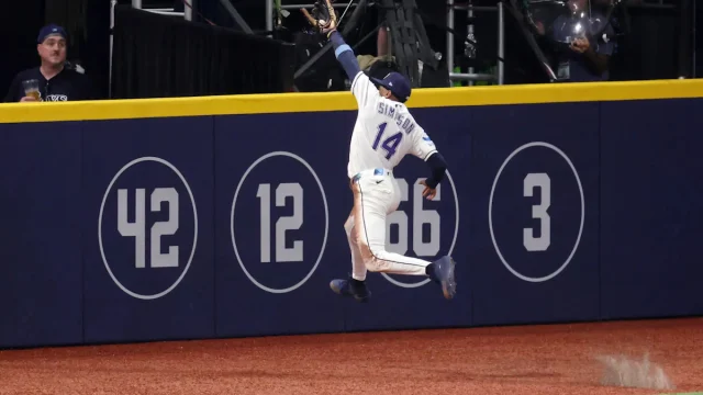 Watch Rays outfielder smash into wall making heroic World Series catch