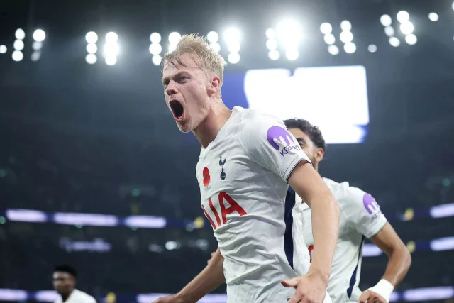 Premier League live scores: Tottenham beat Crystal Palace after Man Utd, Man City beaten