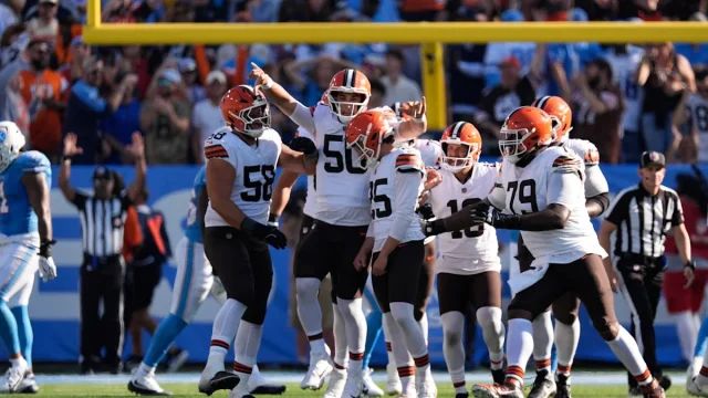 Browns win on walk-off field goal for second straight week, defeating Titans 27-24
