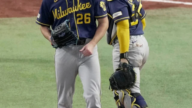 The Brewers could secure a 'gentleman's sweep' in Game 5. What is that?