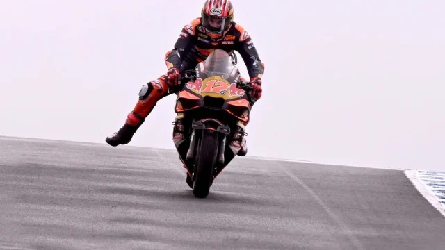 Maverick Vinales: “If I stay at home, I don’t get paid”
