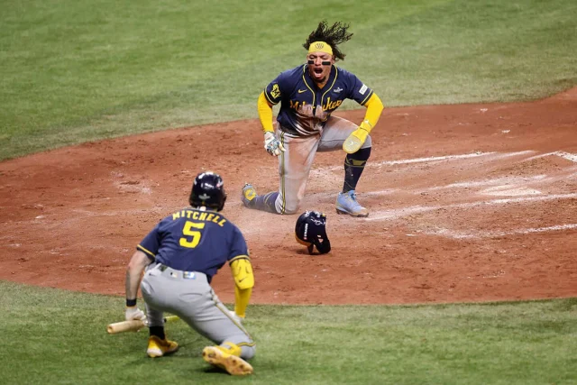 Brewers vs. Rays live score, updates: Milwaukee in control against Tampa Bay in MLB World Series Game 5