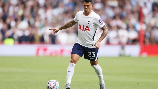 Barcelona president wants to sign Premier League star to reinforce the defence