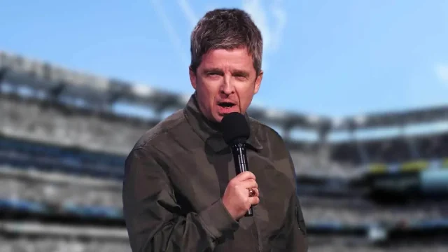 Oasis’ Noel Gallagher looked completely unamused at Jets vs. Dolphins