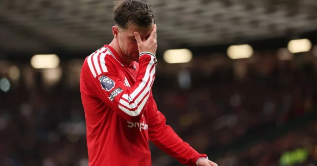 “They all have to go”: Gerrard delivers a brutal verdict on Manchester United’s troubled squad