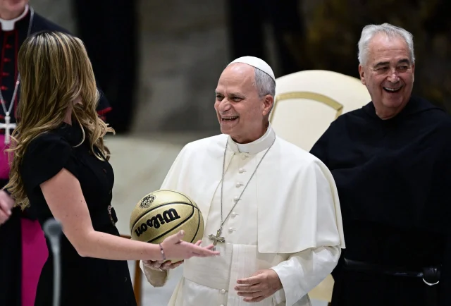 Pope Leo stays neutral for Villanova-Notre Dame: ‘The pope doesn’t take sides’