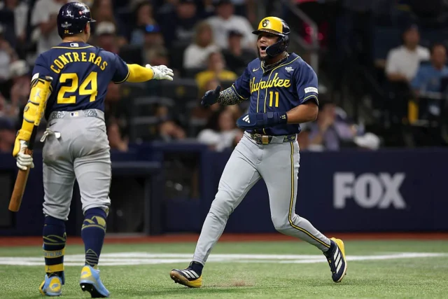 Brewers use 8-run inning to crush Rays in World Series Game 3: Live updates and reaction