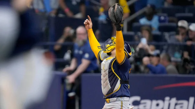 MLB’s 2026 Photo of the Year Belongs to Brewers' William Contreras