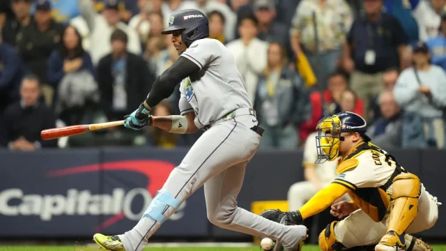 Fans debate check-swing call to end Brewers' World Series Game 2 win