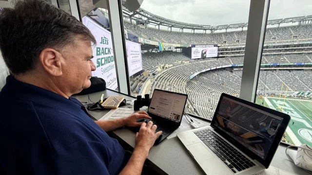 Join Insider Tom Silverstein for a live chat during Packers vs Lions Week 7 game