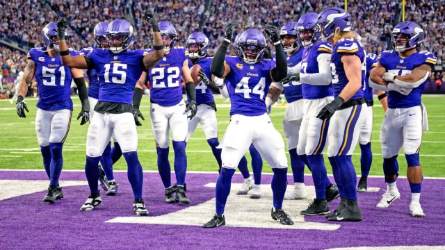Sizing up NFL Week 7: Time to trust the Giants? Start Mendoza? Worry about Henry?