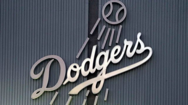 Dodgers executive Bob Wolfe shifting to advisory role