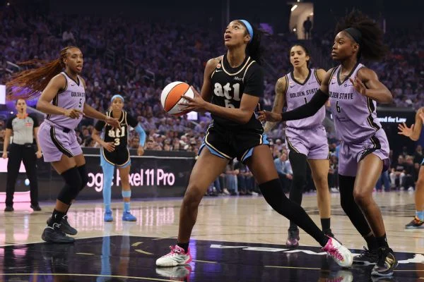 Smesko rips refs for 'ridiculous' missed calls on Reese in Game 5 of WNBA Finals