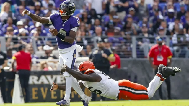 Browns quietly agree to $30M extension with ex-Cowboys, Texans DT with 40.5 career sacks