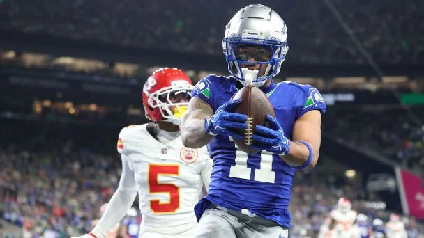 Jaxon Smith-Njigba and the Seattle Seahawks host the Chicago Bears in Week 8 on "Monday Night Football" on ESPN.