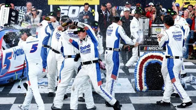 Kyle Larson all but clinches NASCAR championship with Dega win