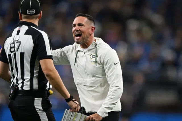 Referee in Packers-Lions game responds to questions about disputed penalties