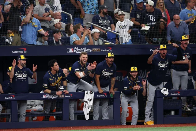 Brewers vs. Rays score, live updates: Milwaukee uses 8-run fifth inning to take control in World Series Game 3