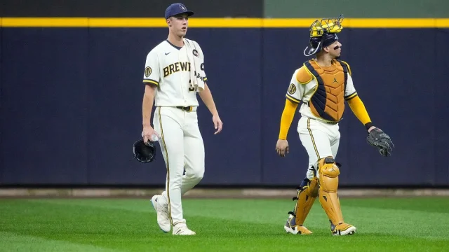Brewers’ Jacob Misiorowski gives William Contreras his flowers after memorable 2026 season
