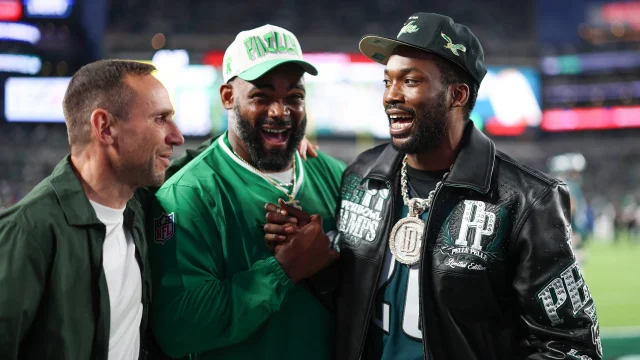Dallas Cowboys Troll Eagles With Meek Mill Locker Room Celebration After MNF Win