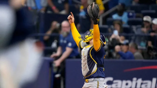 Louvre-worthy William Contreras celebration photo gives Tropicana Field a rare W