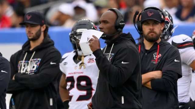 Texans' DeMeco Ryans Has a Simple Plan to Reset During Bye Week