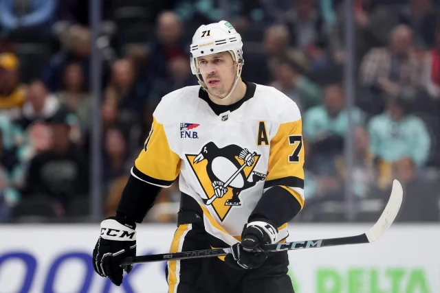 At 40, a steady Evgeni Malkin picks up Sidney Crosby and the Penguins once again