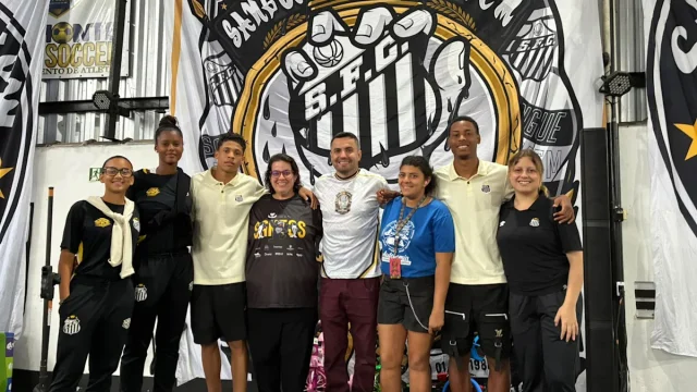 Santos FC and Instituto Leão do Mar at Sangue Jovem's Children's Day