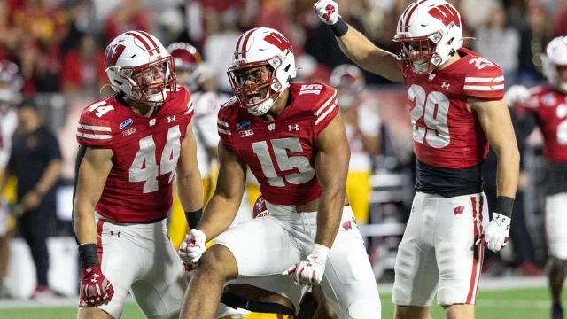 Wisconsin vs Iowa Prediction: Who Can Score to Stay in the CFP Chase?