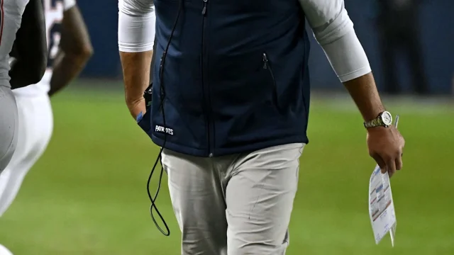 Patriots' Mike Vrabel has blunt response to reported $250,000 fine: 'Talk to the league'