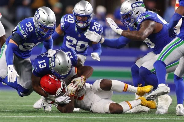 Seahawks contain Chiefs' Kenneth Walker III in RB's return to Seattle