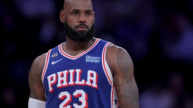 LeBron James injured, ruled out ahead of matchup vs Bucks