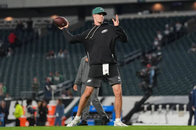 Cowboys vs. Eagles live updates: NFL ‘Monday Night Football’ score, predictions, odds and latest