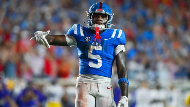Ole Miss RB Kewan Lacy out after dislocating shoulder