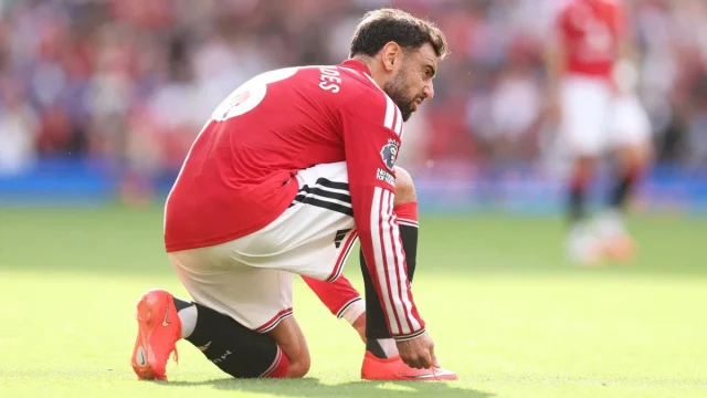 Bruno Fernandes likes pointed post about “loyalty” after Michael Carrick drops him at Man United