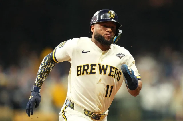 Rays vs. Brewers score, live updates: Tampa Bay leads Milwaukee in MLB World Series Game 2