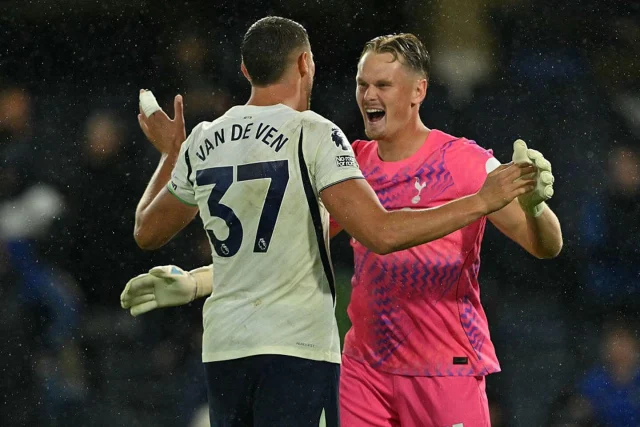 Tottenham beat Chelsea in Premier League derby, Arsenal go level with Man City: Live updates and reaction