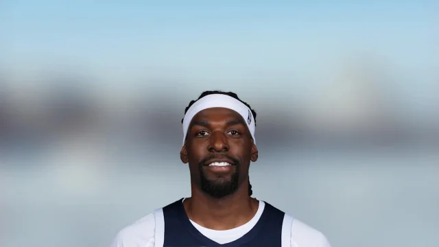 Charles Lee on benching Naz Reid: Unfortunately, he didn't meet our standards in the first half